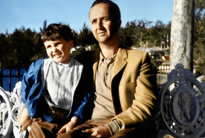 ScanMyPhotos.com co-owner's last photo with his dad at Disneyland, showcasing the importance of digitizing cherished photo memories to ensure pictures are digitally preserved